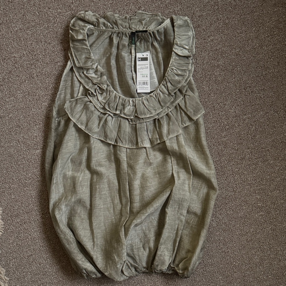 Ruffled Sleeveless Top in Gray